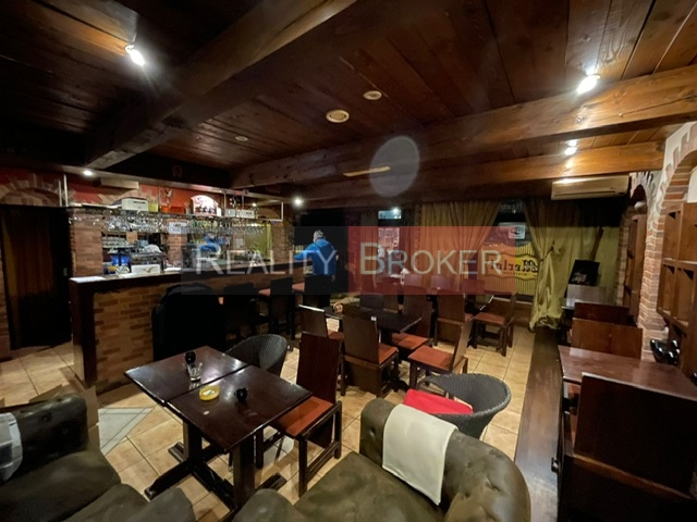 REALITY BROKER ponúka na prenájom pekný viacúčelový komerčný priestor vhodný na podnikanie v centre mesta Senec