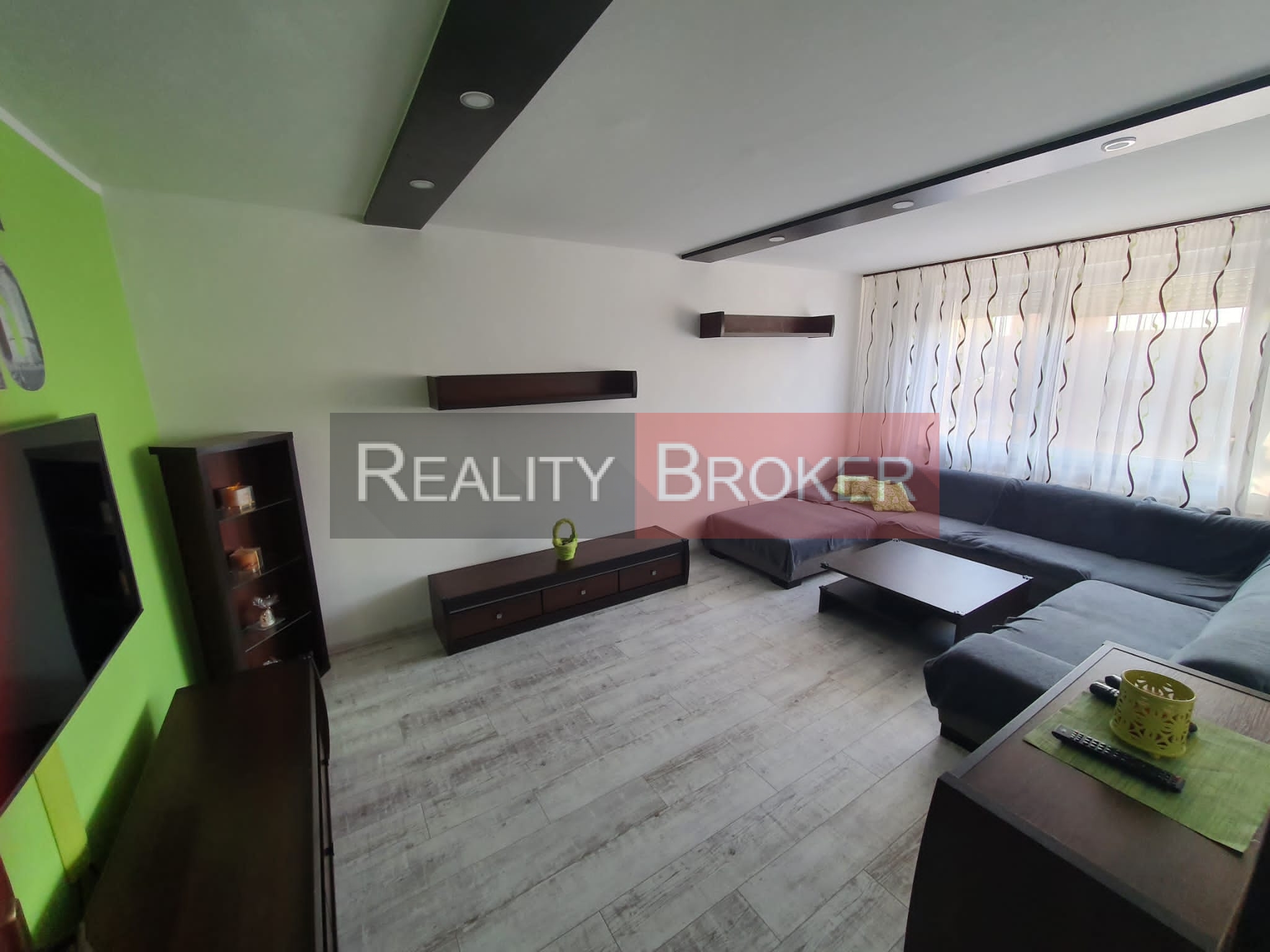 REALITY BROKER ponúka na predaj pekný 3 izb. byt po kompletnej rekonštrukcii v centre mesta
