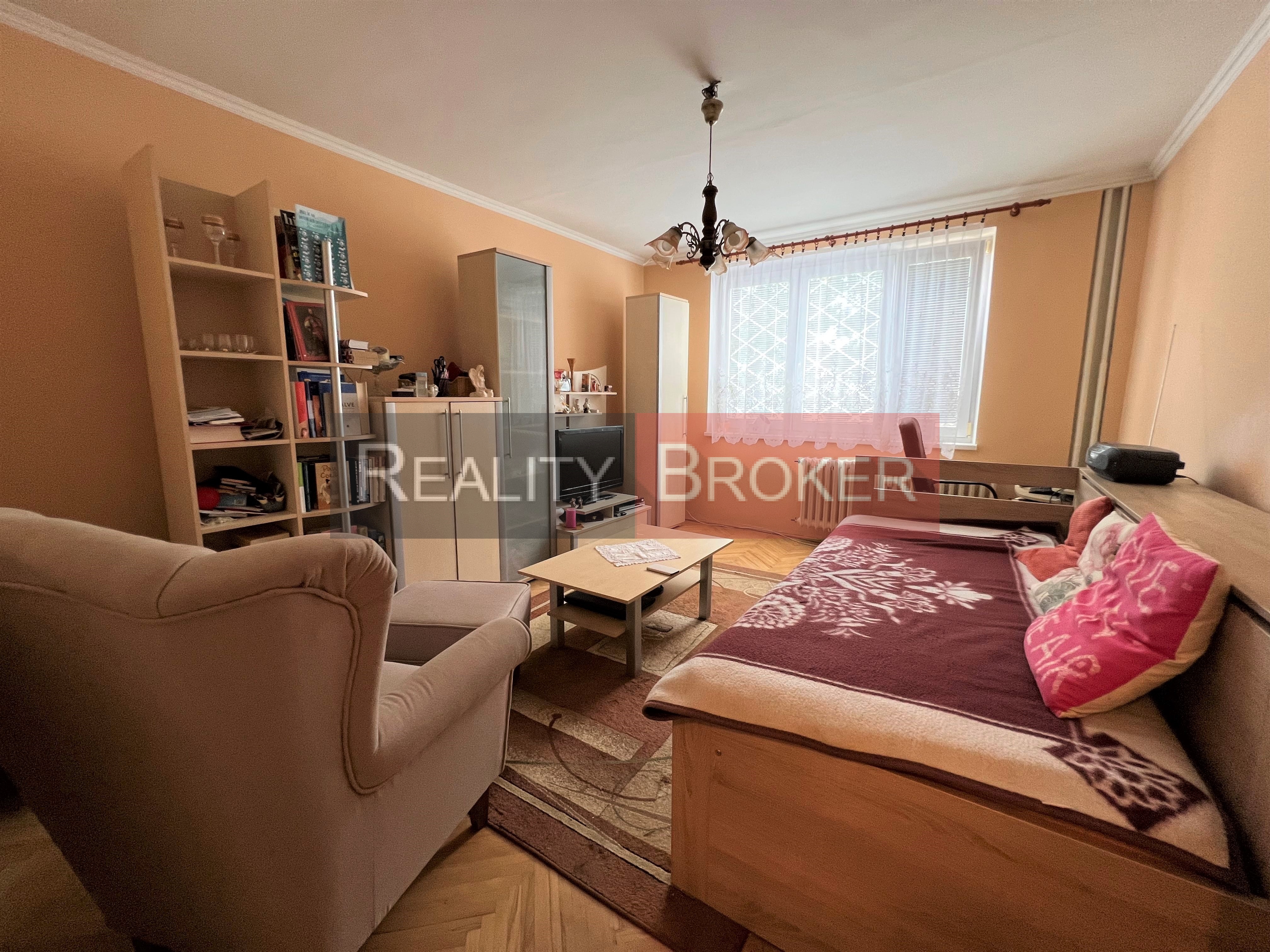 REALITY BROKER ponúka na predaj pekný, zariadený 1 izb. byt vo vyhľadávanej lokalite mesta Senec